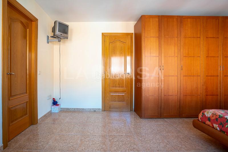 Foto 892b64d3-b1aa-45c6-8ab5-f168df9bdfc0. Semi detached house with parking in Font Verda Granollers