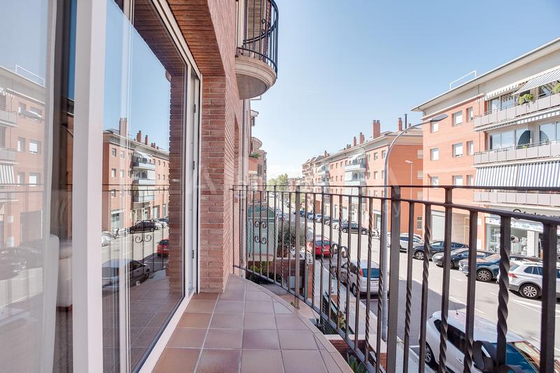 Foto 975ba7a0-53c7-4c42-bb2a-69c5b0631097. Semi detached house with parking in Font Verda Granollers