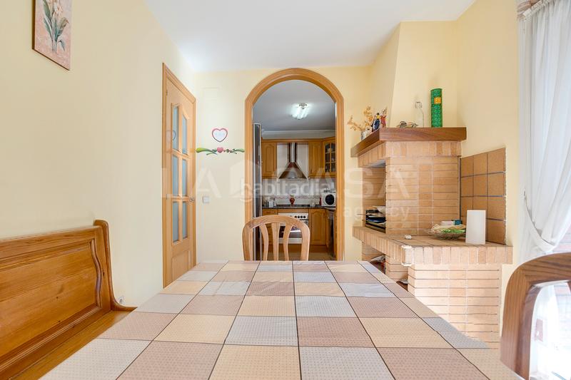 Foto b6daa0da-0a5d-473a-b9cf-659f8e704a27. Semi detached house with parking in Font Verda Granollers