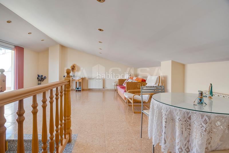 Foto c8aa7b47-8c7b-48a1-aa6a-124d9506dff7. Semi detached house with parking in Font Verda Granollers