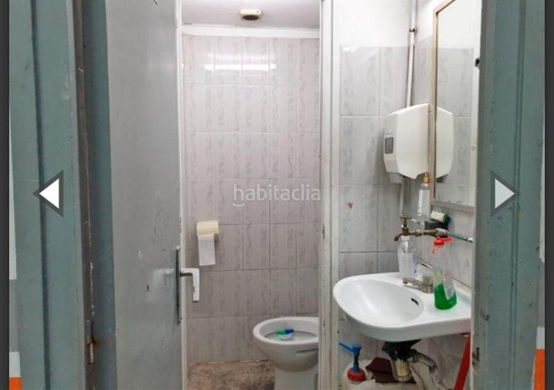 Foto 6628d64e-5b51-43a2-9a89-c898bcee29d9. Local comercial en Passeig Maragall Gavà
