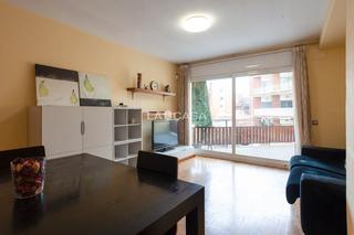 Pis  Plaça d'espanya. Piso en venta en el centro de castelldefels  amplio, luminoso y