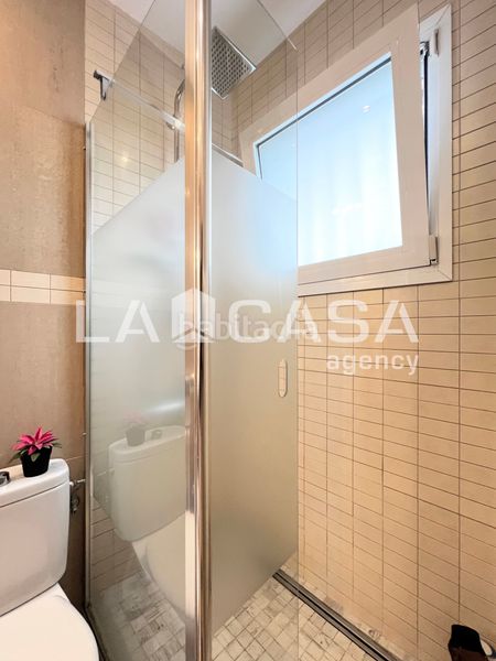 Foto 46b34b5d-9f5a-4453-b887-151b2441e5fa. Casa amb calefacció a La Salut Badalona