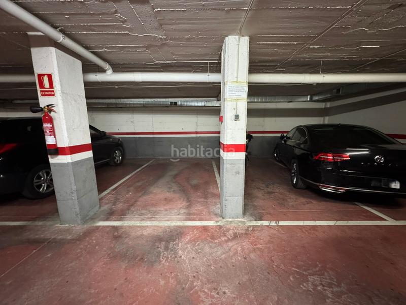 Foto 1180081e-2a1a-4ae0-aade-02fd7bc30212. Autoparkplatz in Castell-Poble Vell Castelldefels