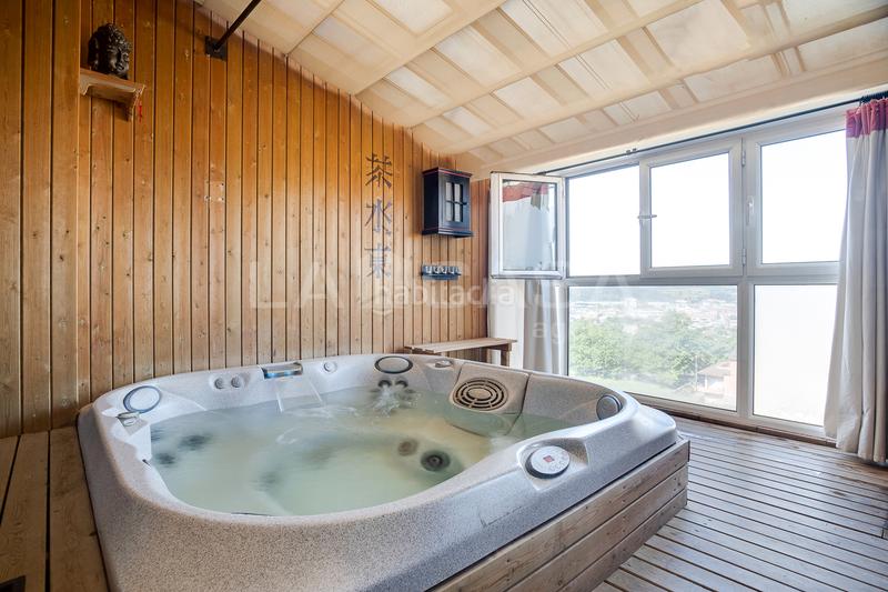 Foto fe8baa73-d795-48bc-9160-b992a114b02a. Haus mit heizung parking in Font Verda Granollers