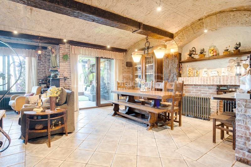 Foto 62e4459f-9ce0-4363-8be5-fef206e3b8d9. House with heating parking in Font Verda Granollers