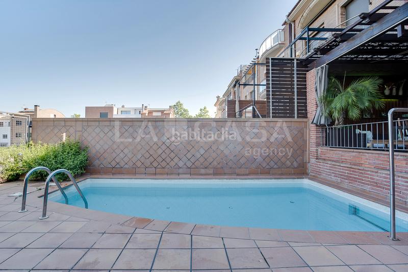 Foto f7376f7c-ef68-4c75-a4ec-7dd90ed9e947. House with heating parking in Font Verda Granollers