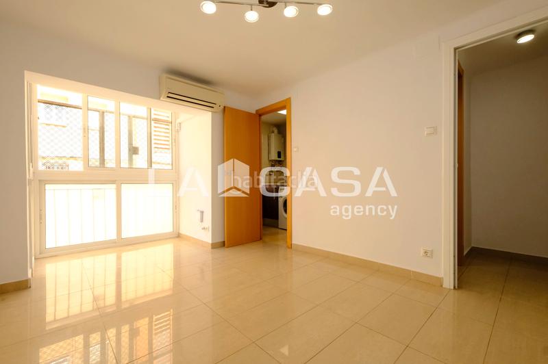Foto 34e8244a-2902-4b8a-b8cd-13f2f6671fd7. Appartamento con riscaldamento in Trinitat Nova Barcelona