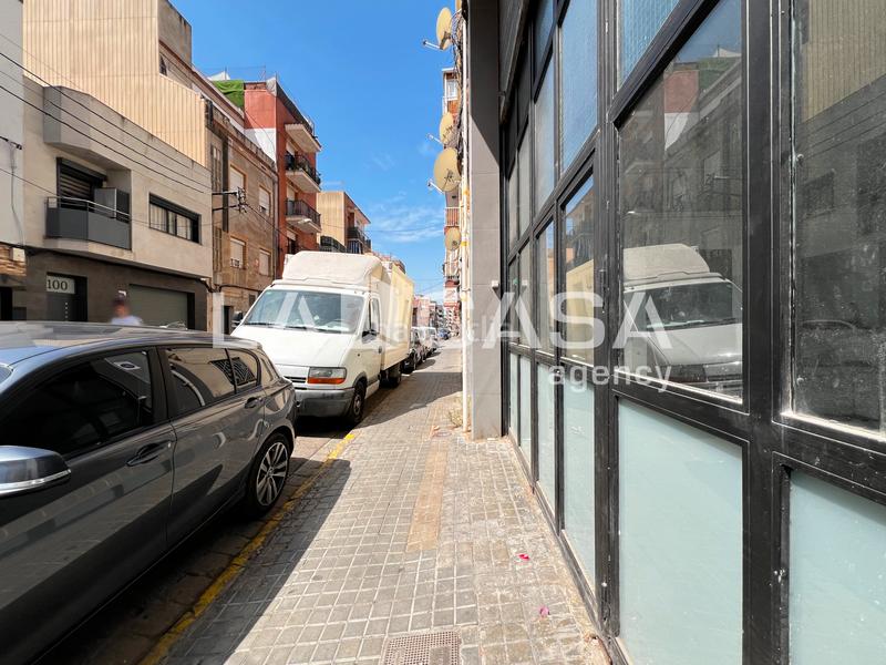 Foto ef01cfae-dcea-481d-bd89-e16b522b79a8. Local comercial en Llefià Badalona