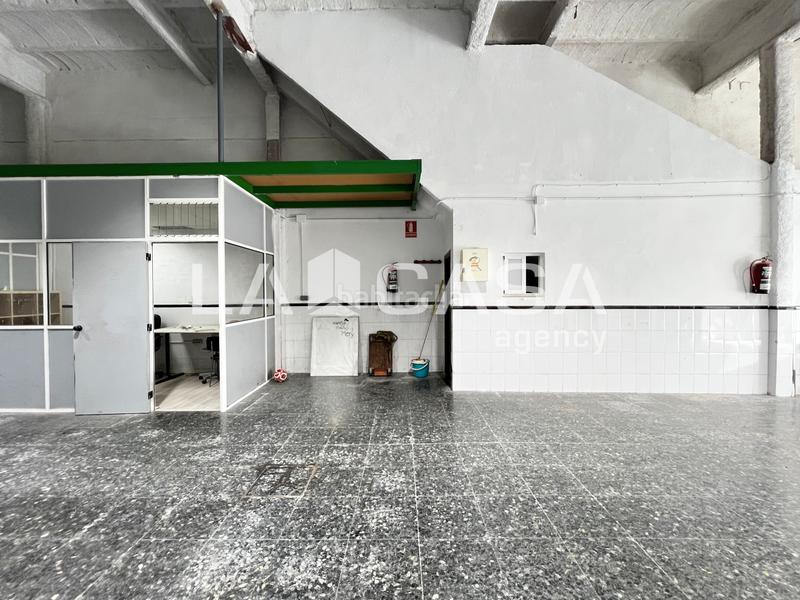 Foto f4526123-8dd3-4228-bfc7-24120323d31c. Local comercial en Llefià Badalona