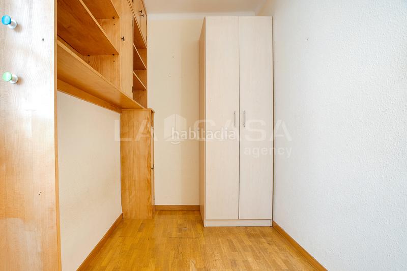 Foto 29b263d8-ea8d-4f67-9427-575a9f4566a0. Piso en Sant Andreu de Palomar Barcelona