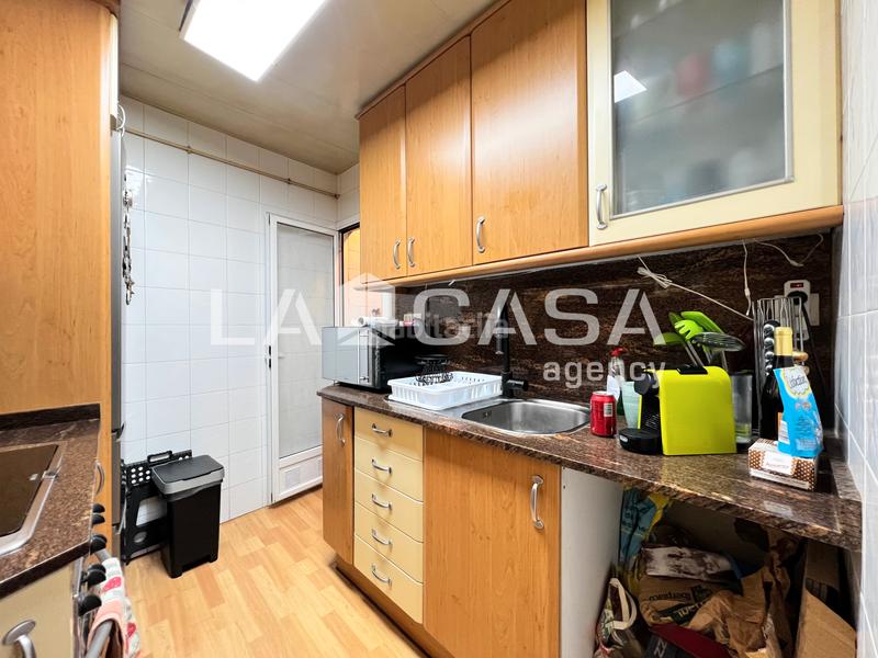 Foto 5855b1b4-b704-4238-9a34-00f268b90cb8. Piso en Prosperitat Barcelona