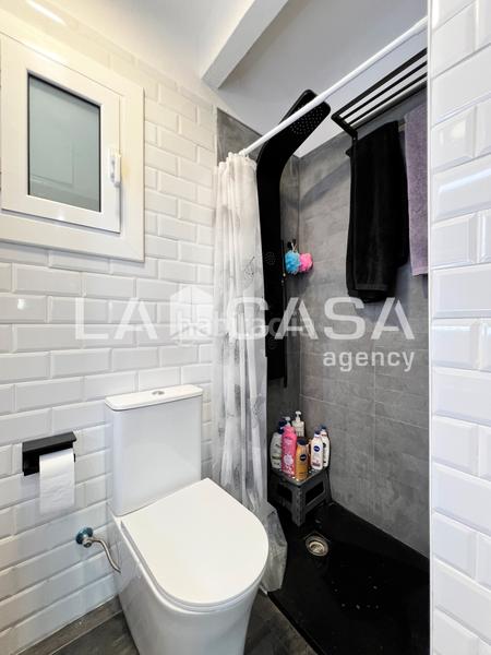 Foto a8869c69-26bb-411e-98a8-9366980148cc. Piso en Prosperitat Barcelona