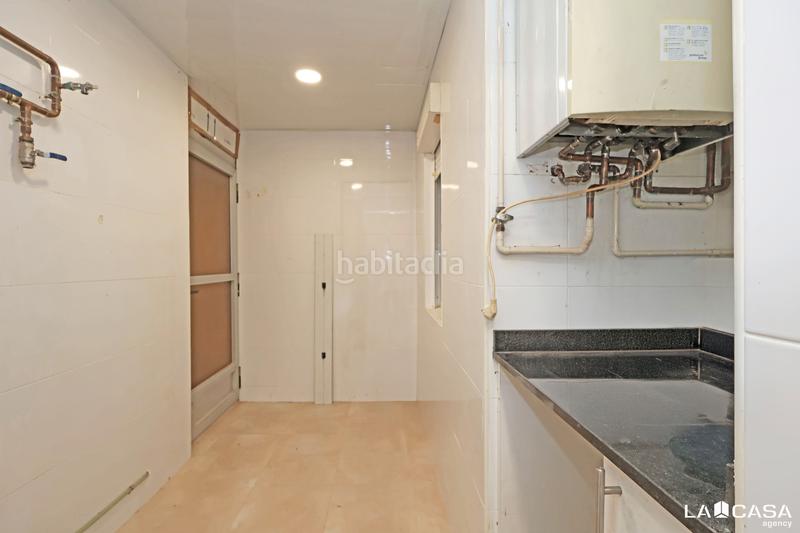 Foto f10b8ab8-45e4-4398-8b8f-40e663a47f50. Planta baja en Can Vidalet Esplugues de Llobregat