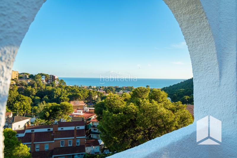 Foto fe5e4bdd-c52e-45c5-a124-76bb43f86213. Semi detached house with parking in El Poal Castelldefels