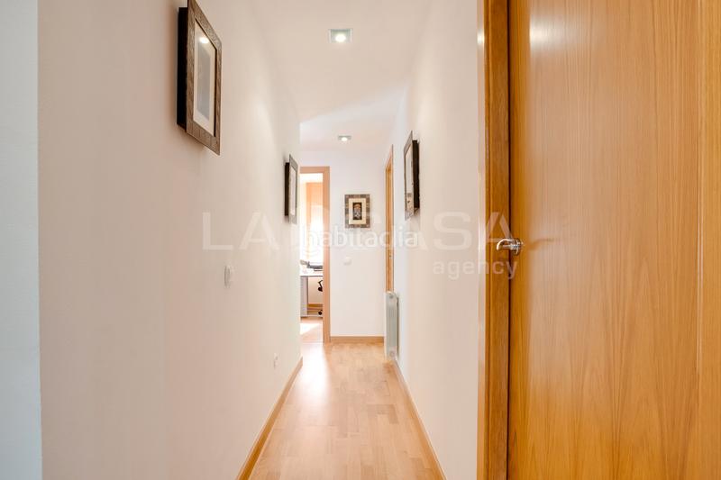 Foto 6141c46f-392a-46f4-a602-bf7fdb4b5110. Flat with heating parking in Fondo Santa Coloma de Gramenet