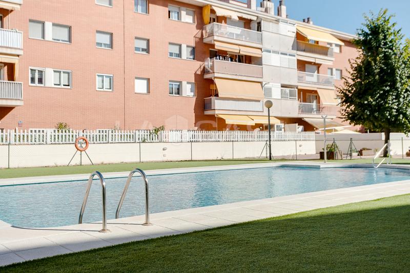 Foto 0ffd55f6-0a46-4a99-9ded-adec6ccafa3b. Piano terra con parcheggio piscina in Canovelles