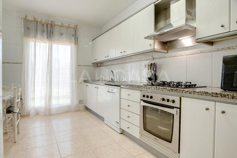 Foto a2111156-0b31-40e3-9ba8-9544b35208b6. Maison jumelée avec parking dans Lliçà d´Amunt