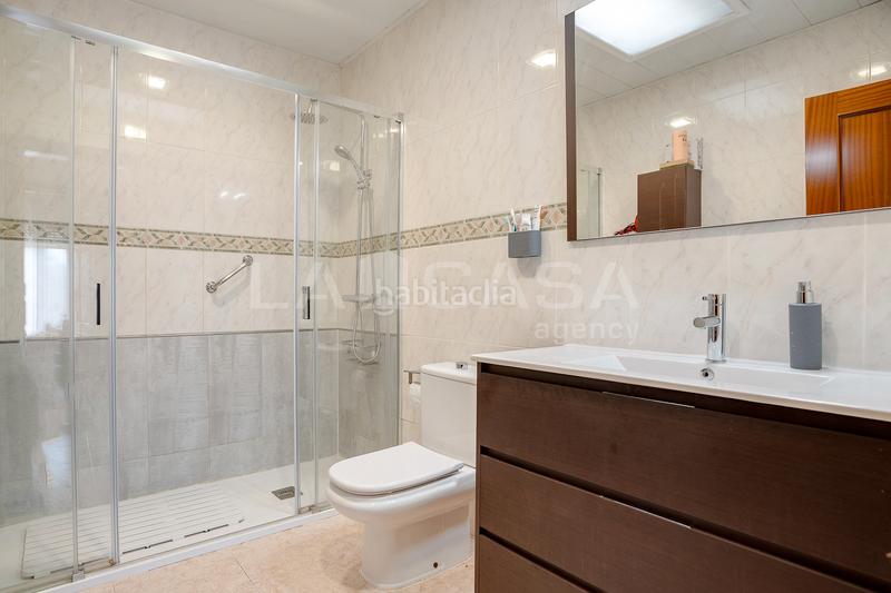 Foto a79ddd2d-afe3-4352-8eba-9132d4df73bb. Maison jumelée avec parking dans Lliçà d´Amunt