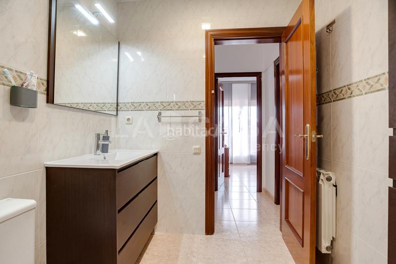 Foto afce5f31-75e0-42d3-b17f-d3552246c2b3. Maison jumelée avec parking dans Lliçà d´Amunt