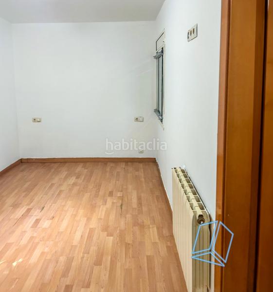 Foto 2b3ddee0-76c8-4863-a88b-0058bad5e365. Planta baixa a Centre Cornellà de Llobregat