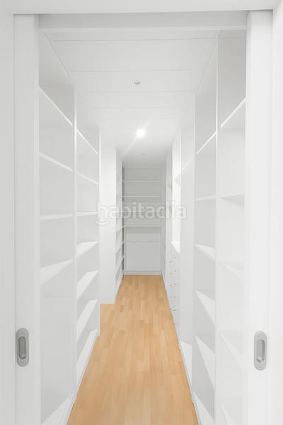 Foto a58a56c5-607a-4122-b309-f30fd5a35380. Planta baixa a Centre Cornellà de Llobregat