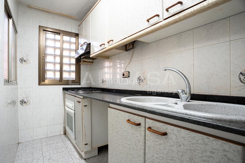 Foto 8519cb42-d567-4eb9-aa78-05531539ac26. Etagenwohnung mit heizung in La Verneda - La Pau Barcelona