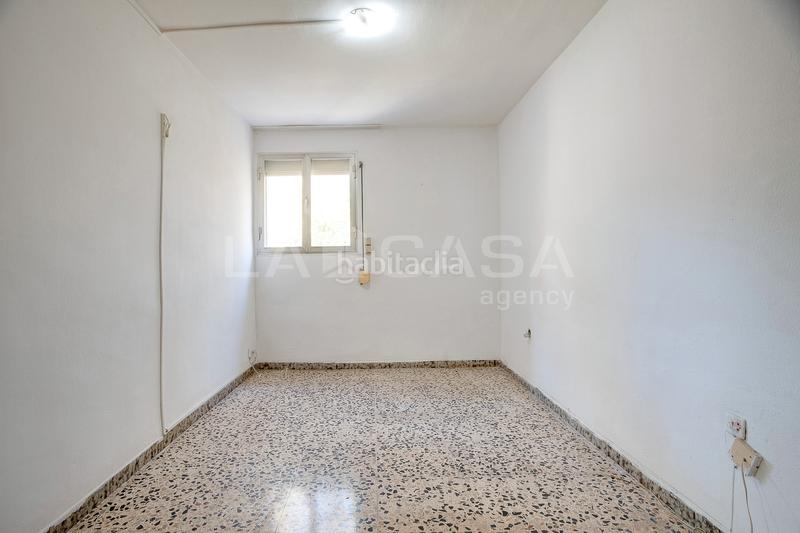 Foto 43f6b1b2-28f3-4dfd-9f64-520b3a226538. Piso en La Verneda - La Pau Barcelona