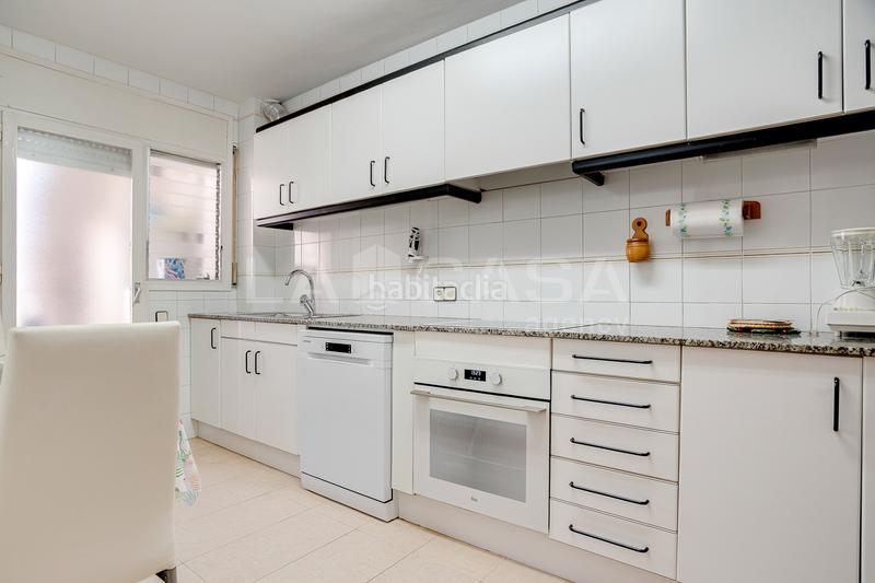 Foto bacf6d78-bb21-4b36-ad31-3e04306b016c. Flat with heating in Sant Adrià Nord Sant Adrià de Besòs