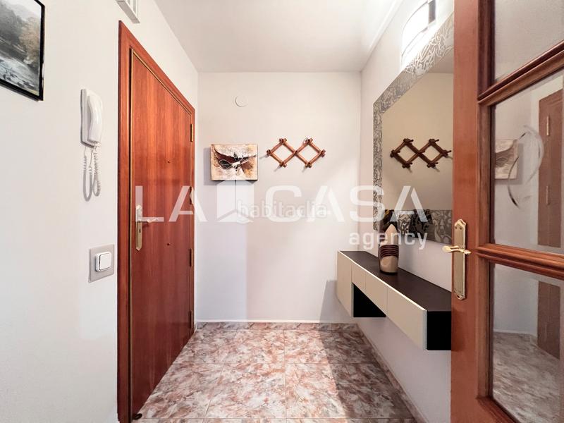 Foto 0f1401e1-277a-489a-99d1-68f89a0d0dbd. Flat with heating in Llefià Badalona