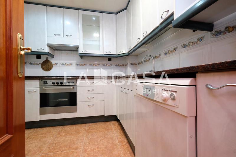 Foto da40859a-8767-46c5-95bb-c41c17f1789f. Etagenwohnung in Turó de la Peira Barcelona