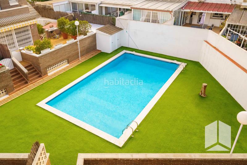 Foto 53417742-1923-4805-aeaf-84c229202ca2. Semi detached house with heating parking pool in La Pineda Castelldefels