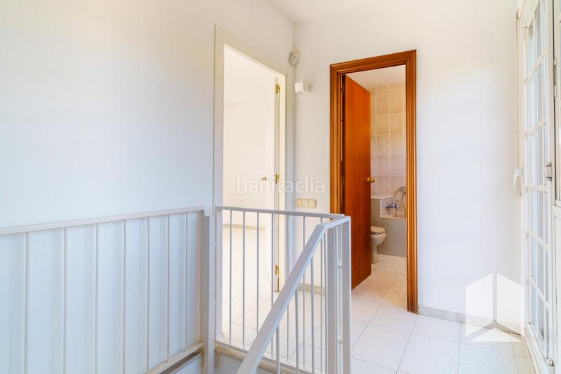 Foto bd913a0c-ae0a-47e5-8763-b4a9a3360c03. Semi detached house with heating parking pool in La Pineda Castelldefels