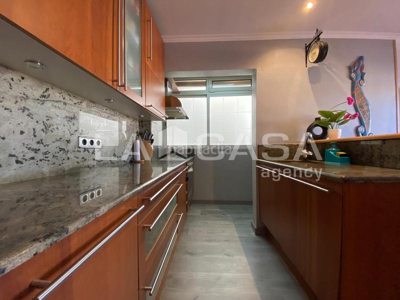 Foto fa9ed0d8-6592-47ed-a795-e4e2b0cac35a. Attique avec chauffage dans Fondo Santa Coloma de Gramenet