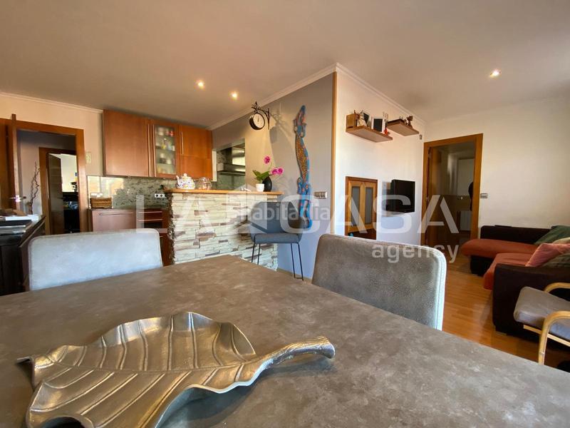 Foto 5be597b8-ff83-4620-aca1-fa150456d7ea. Dachwohnung mit heizung in Fondo Santa Coloma de Gramenet