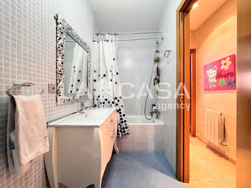 Foto b4e40c06-1475-46b5-9665-92af3ff086b0. Appartamento con riscaldamento in La Salut Badalona