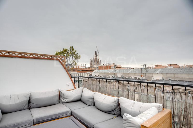 Foto a110dee1-b015-4181-b856-55f09c45ef74. Àtic a Dreta de l´Eixample Barcelona