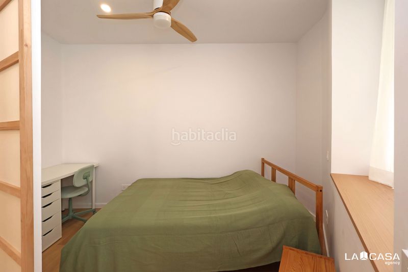 Foto 3c566bf3-6684-42ba-9243-da1945a646fc. Pis amb aparcament a El Poble Sec - Parc de Montjuïc Barcelona