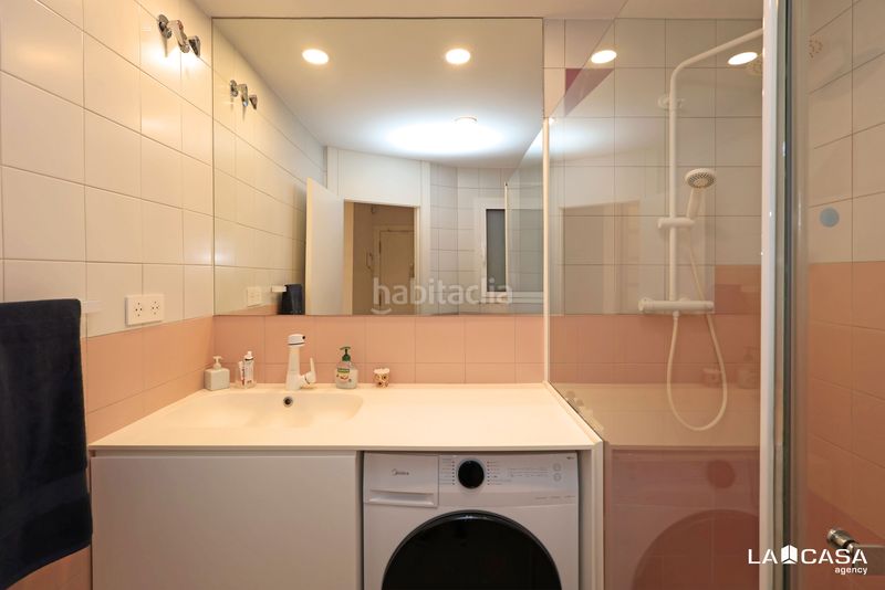 Foto 6eff8356-9b87-40ce-8bcc-86d0f815dd73. Pis amb aparcament a El Poble Sec - Parc de Montjuïc Barcelona