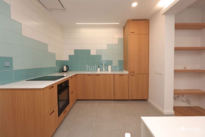 Foto 8151143d-7b46-425b-9788-e0ff70a4ee12. Pis amb aparcament a El Poble Sec - Parc de Montjuïc Barcelona