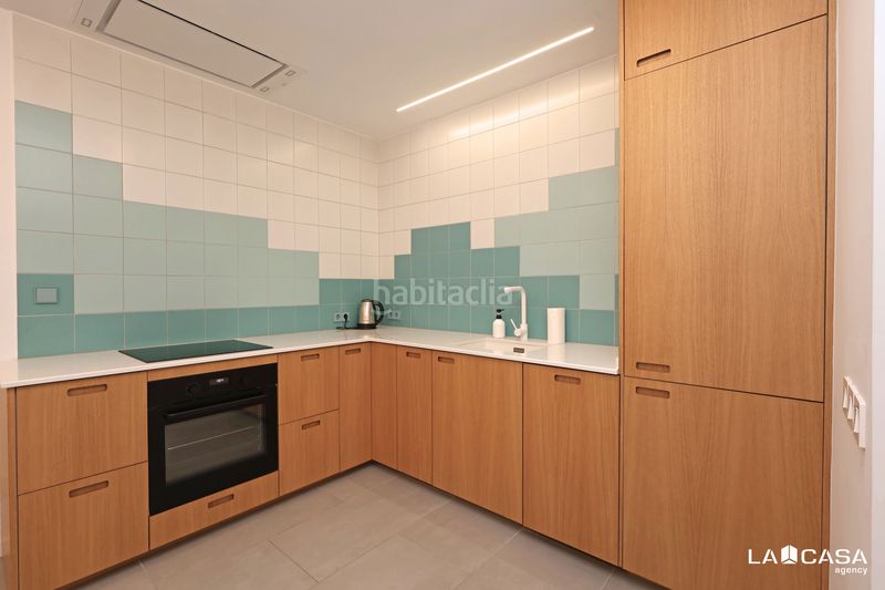 Foto 81f80f60-3ada-4aad-8756-b81e586dc59a. Pis amb aparcament a El Poble Sec - Parc de Montjuïc Barcelona