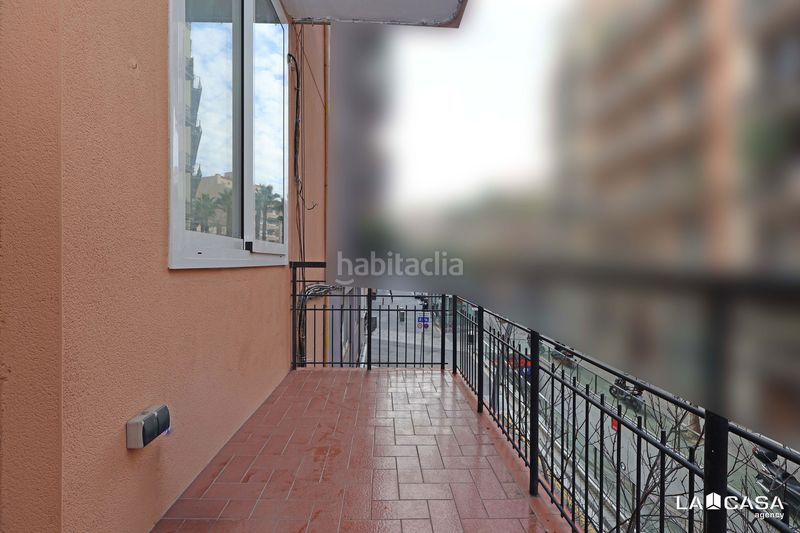 Foto bc2bd9b2-7537-4717-9747-eec3552453ad. Pis amb aparcament a El Poble Sec - Parc de Montjuïc Barcelona