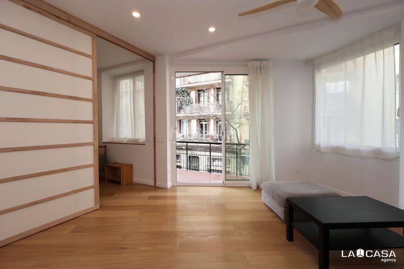 Foto bf9895a2-dce4-4fb6-b603-13539089849c. Pis amb aparcament a El Poble Sec - Parc de Montjuïc Barcelona