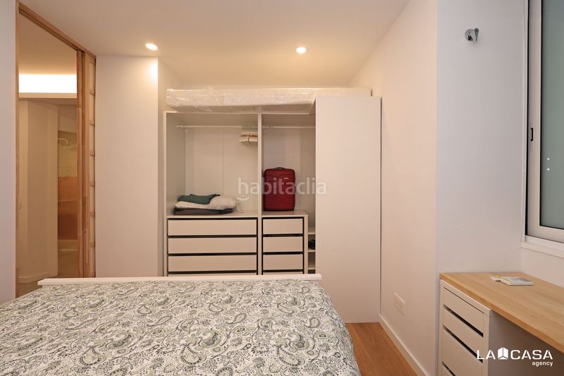 Foto db53bb5f-ab6c-46a3-a1f4-b07ec168741f. Pis amb aparcament a El Poble Sec - Parc de Montjuïc Barcelona