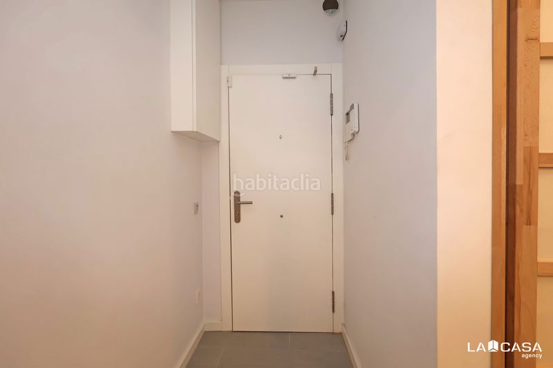 Foto f8513495-9d19-4ba3-b194-8fb823e42e2a. Pis amb aparcament a El Poble Sec - Parc de Montjuïc Barcelona