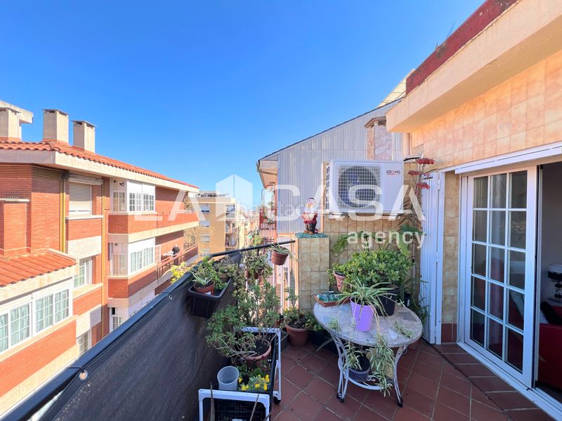 Foto a30ce0c8-9030-4d28-b042-2b8677e75f38. Àtic a Prosperitat Barcelona