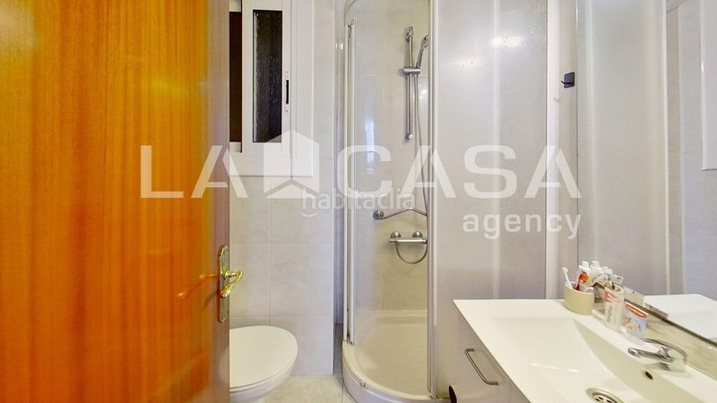 Foto e6360e83-de05-46f2-b893-336096322aa1. Pis a La Verneda - La Pau Barcelona