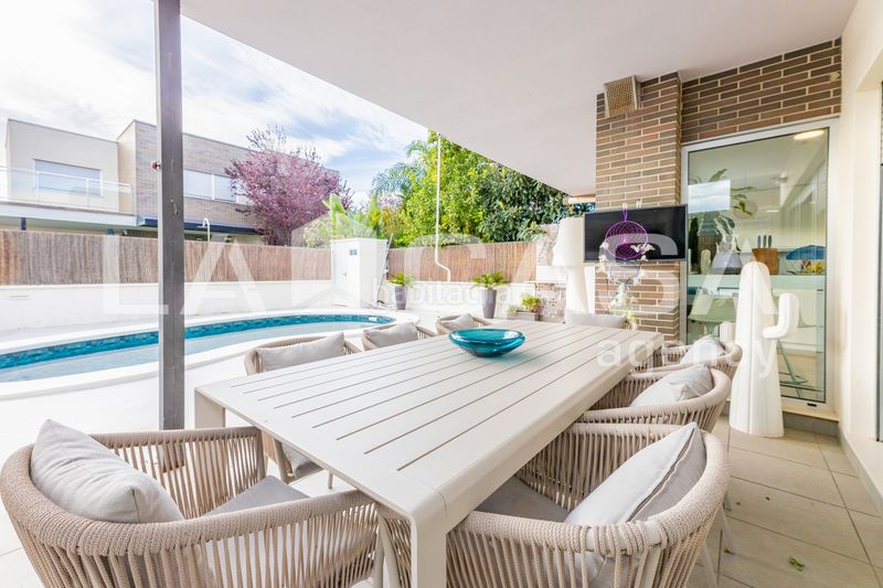 Foto 0bc1e272-8b9b-4f74-b43c-fc445776697b. Casa aparellada amb calefacció aparcament a Olimar-Carambolo-Atalaya de Levante Chiva