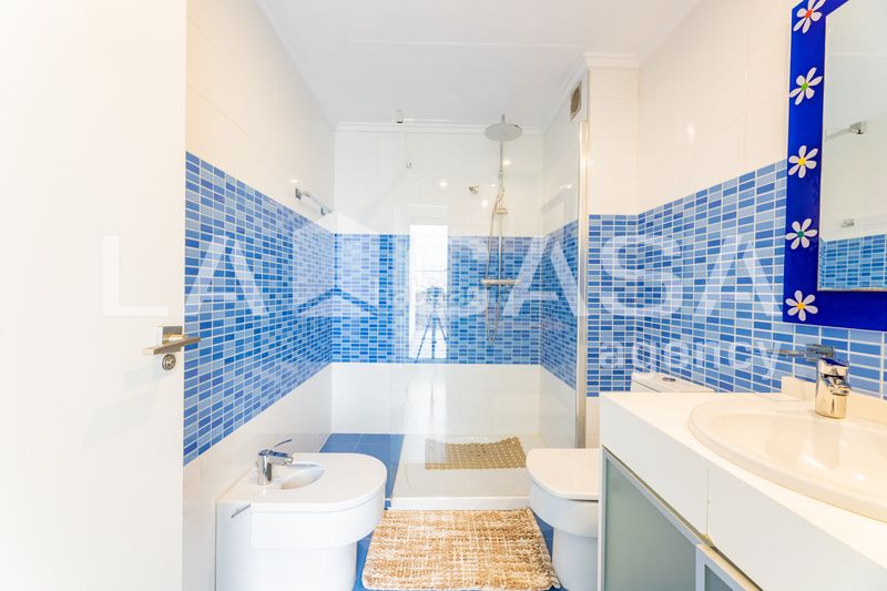 Foto 3f48ffeb-d335-485d-806a-6a249b27f6a1. Casa aparellada amb calefacció aparcament a Olimar-Carambolo-Atalaya de Levante Chiva