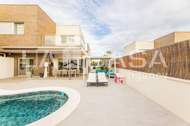 Foto 655f084f-17e3-4f4c-8fc9-e9c87a94349d. Casa aparellada amb calefacció aparcament a Olimar-Carambolo-Atalaya de Levante Chiva